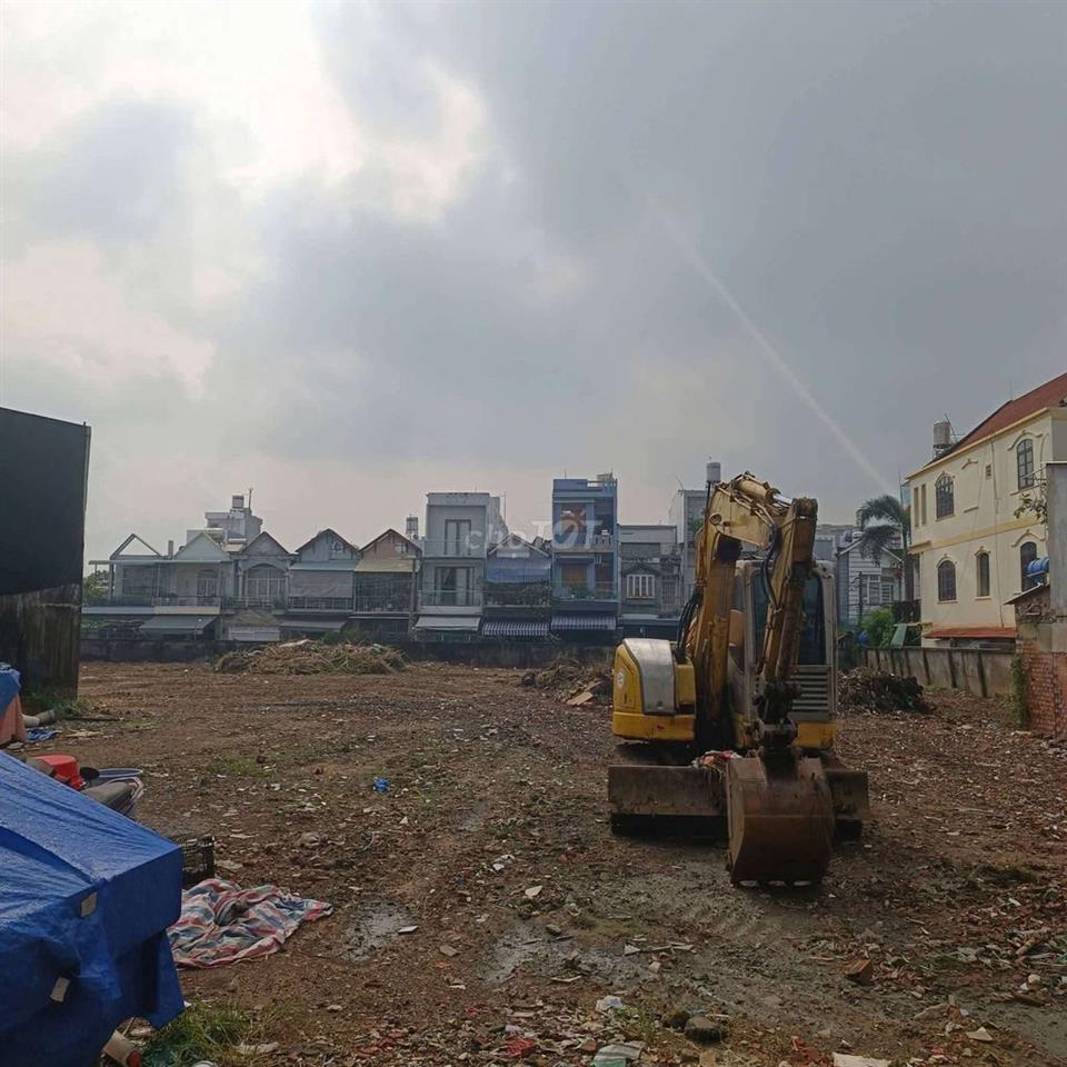 1700m2 Đất Full thổ cư MT thụt Tô Ngọc Vân 