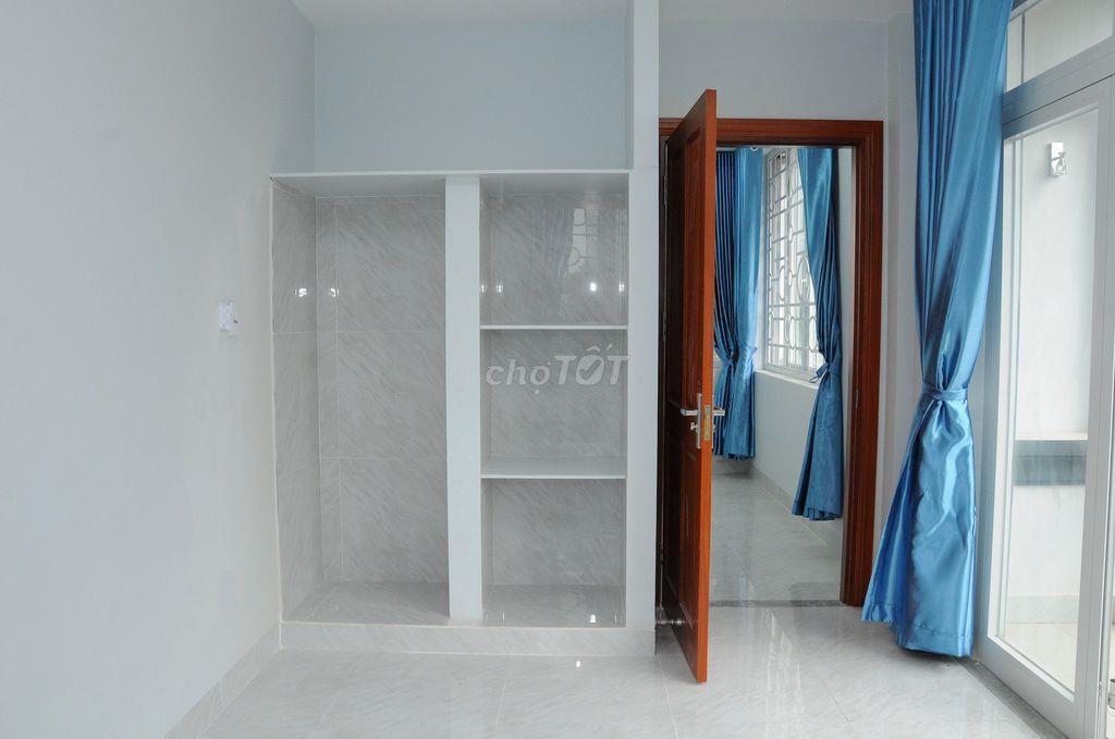 Phòng VIP (ở ghép 3 người) cách ĐH Tài chính - Marketing 800m FPT 3km