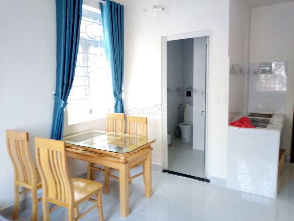 Phòng VIP (ở ghép 3 người) cách ĐH Tài chính - Marketing 800m FPT 3km