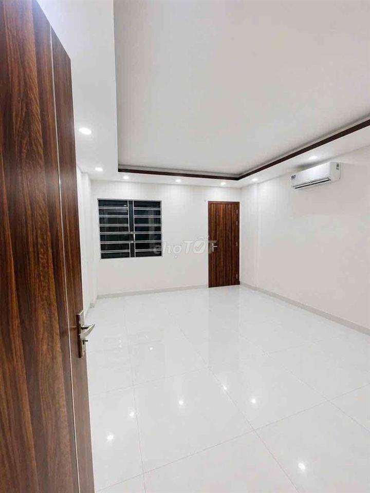 cần cho thuê nhà nguyên căn 8 phòng ngủ làm văn phòng,spa,kinh doanh