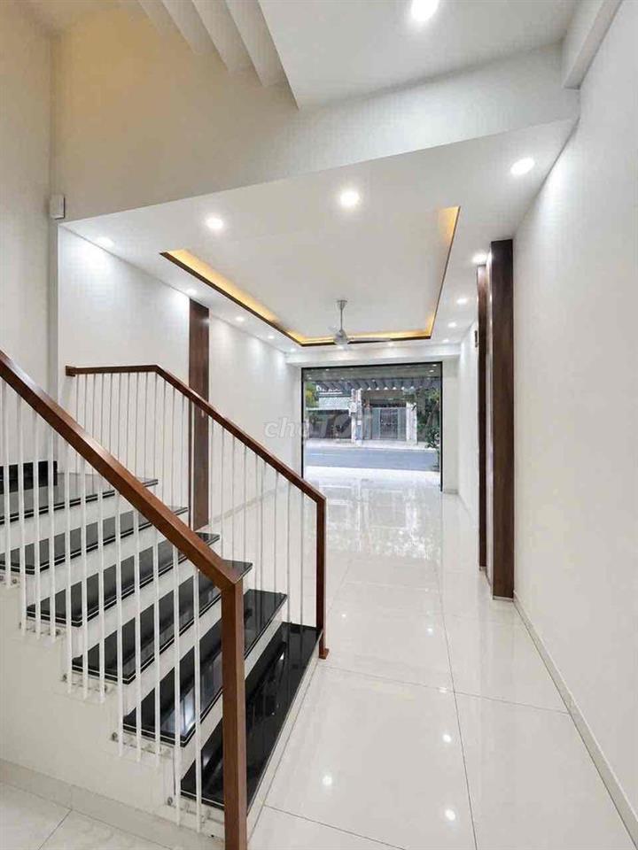 cần cho thuê nhà nguyên căn 8 phòng ngủ làm văn phòng,spa,kinh doanh