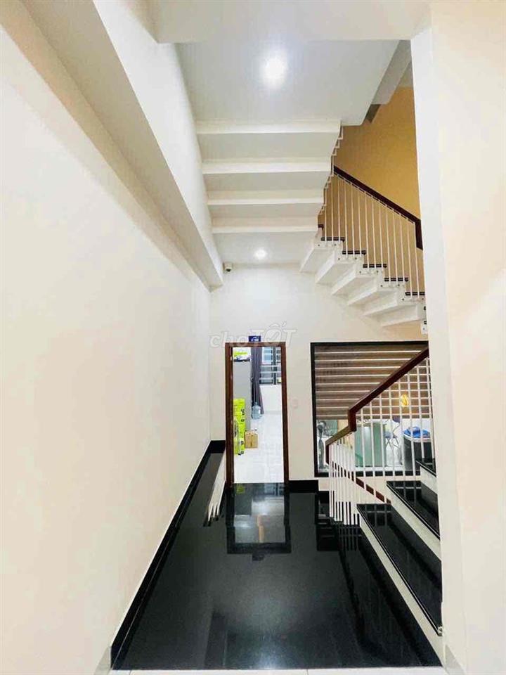 cần cho thuê nhà nguyên căn 8 phòng ngủ làm văn phòng,spa,kinh doanh