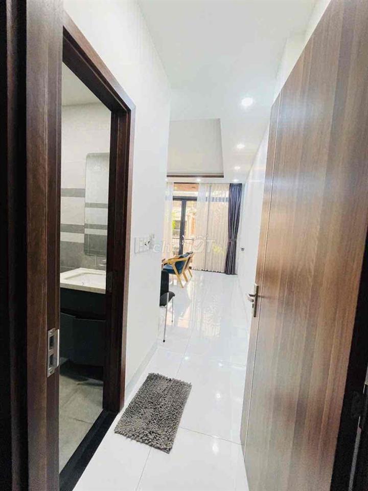 cần cho thuê nhà nguyên căn 8 phòng ngủ làm văn phòng,spa,kinh doanh