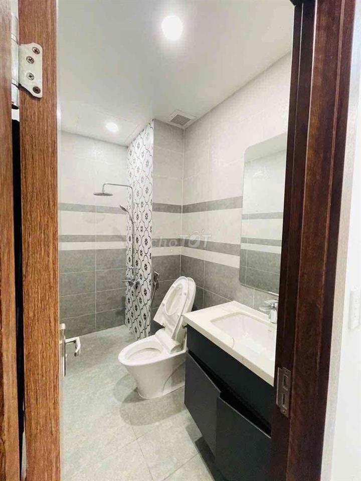 cần cho thuê nhà nguyên căn 8 phòng ngủ làm văn phòng,spa,kinh doanh