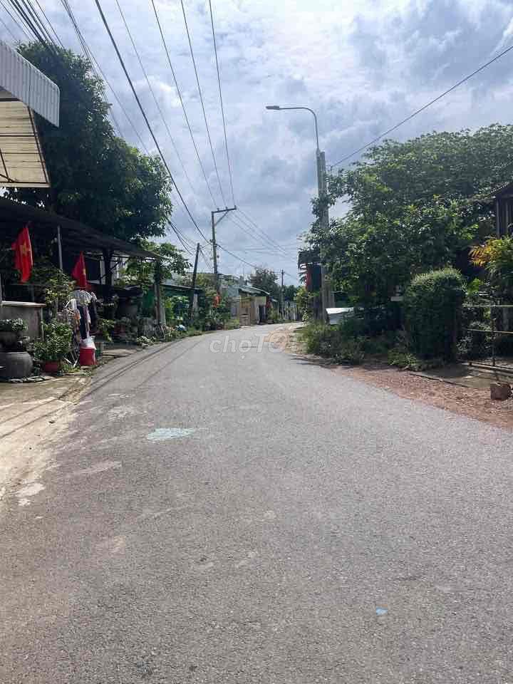 Đất full thổ cư bên hông chợ Vĩnh An