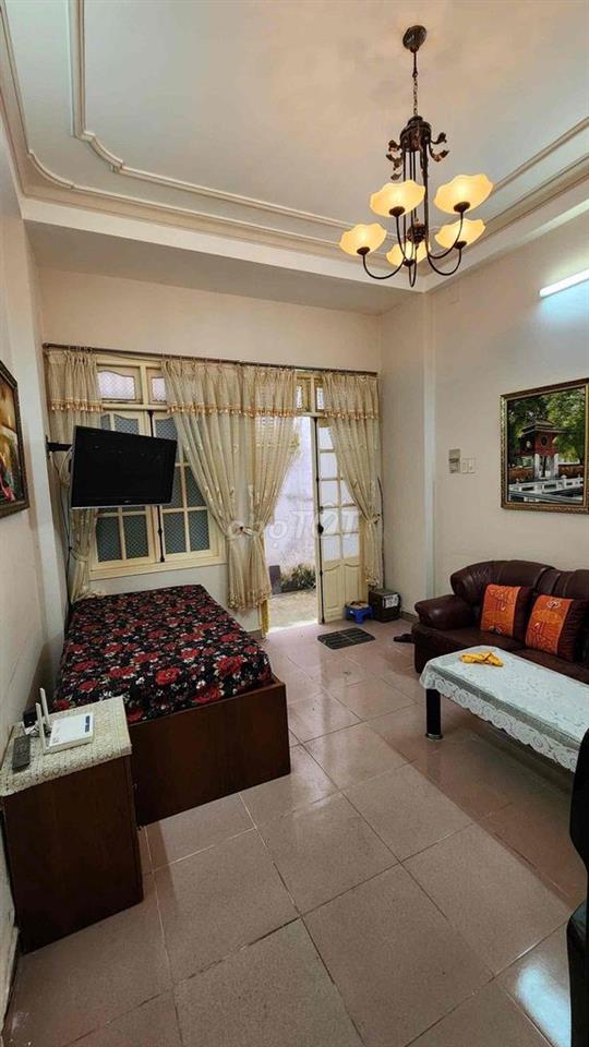 -Cho thuê nhà hẻm sau lưng bánh mì Bon Bon góc Phan Đình Phùng Nguyễn