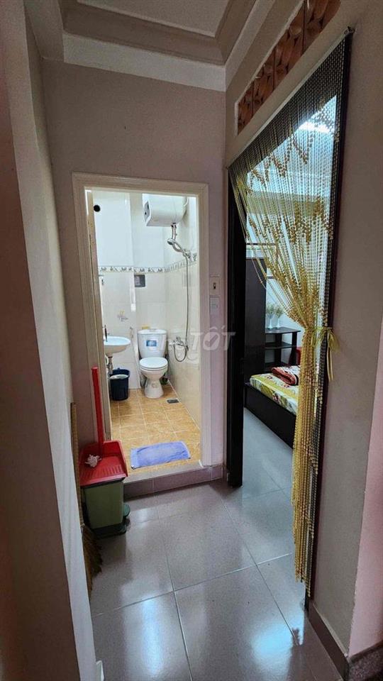 -Cho thuê nhà hẻm sau lưng bánh mì Bon Bon góc Phan Đình Phùng Nguyễn