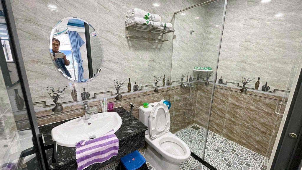 - Cho thuê nhà mặt tiền Khu Quy Ngô Quyền đường Tô Vĩnh Diện P6 gần ch