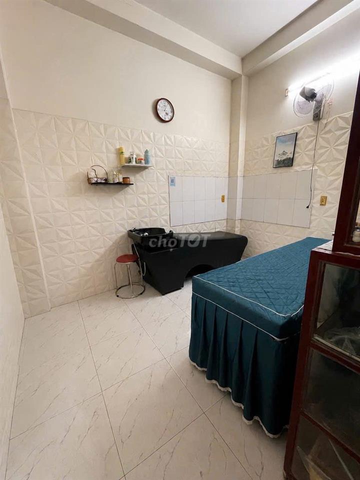 SANG NHƯỢNG TIỆM TÓC NAM – PHAN VĂN TRỊ, P.11, BÌNH THẠNH, TP.HCM
