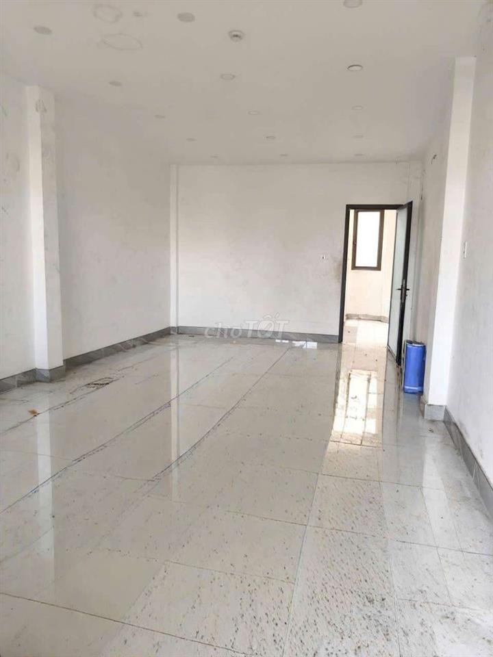 Cho thuê nhà Mặt tiền Hải Thượng Lãn Ông, Q5-4,2x20m-4 Tấm-4p4w