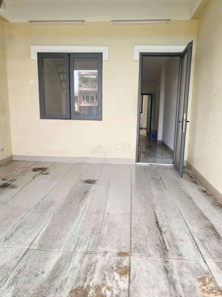 Cho thuê nhà Mặt tiền Hải Thượng Lãn Ông, Q5-4,2x20m-4 Tấm-4p4w