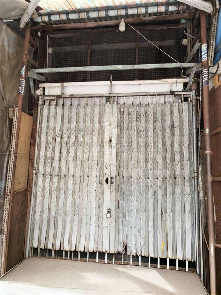 Cho thuê vựa- Sạp bán đồ Chợ Bình Tây, Q6-9m2- kinh doanh tốt