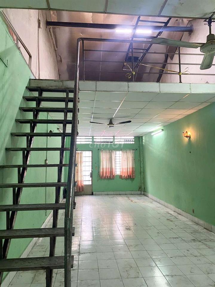 Cho thuê Kho Mặt tiền gần Phùng Hưng, Q5- 4x22- 3 tấm- 3p lớn- kd tốt
