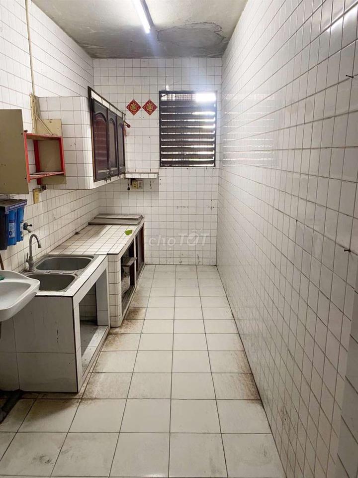 Cho thuê Kho Mặt tiền gần Phùng Hưng, Q5- 4x22- 3 tấm- 3p lớn- kd tốt