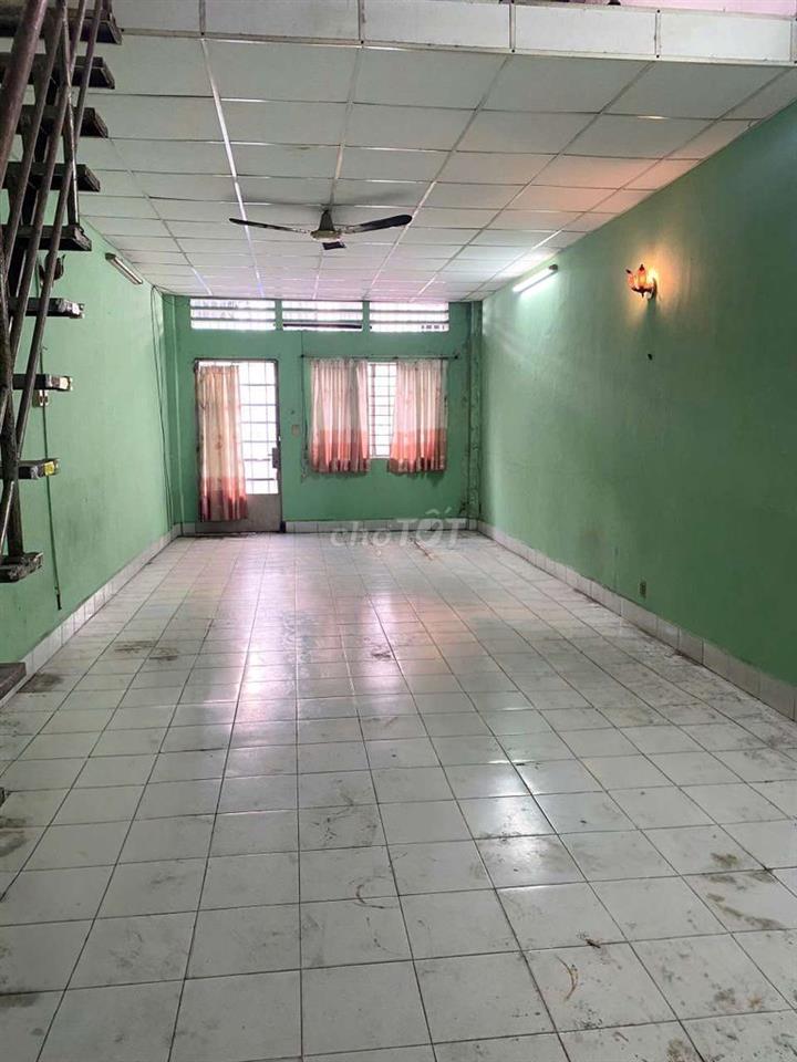 Cho thuê Kho Mặt tiền gần Phùng Hưng, Q5- 4x22- 3 tấm- 3p lớn- kd tốt