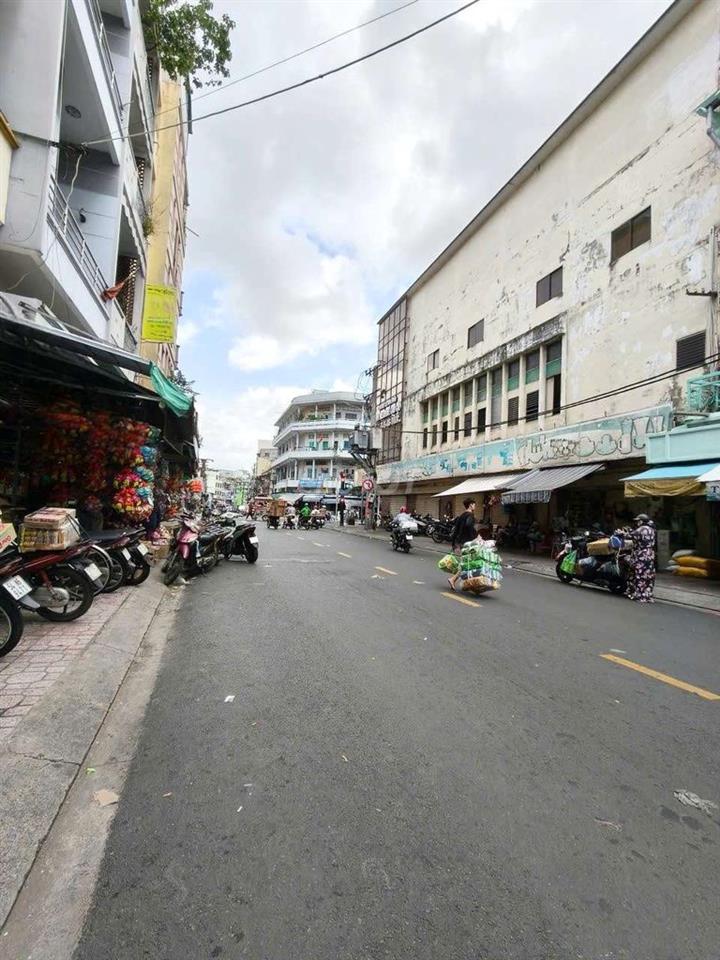 Cho thuê kho Mặt tiền Chợ Bình Tây, Quận 6- 4,2x48m- 3 tấm- 4 phòng 2w