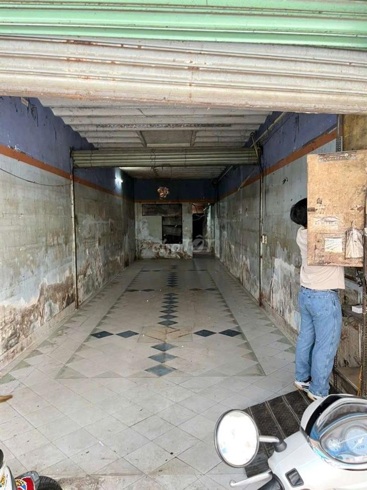 Cho thuê kho Mặt tiền Chợ Bình Tây, Quận 6- 4,2x48m- 3 tấm- 4 phòng 2w