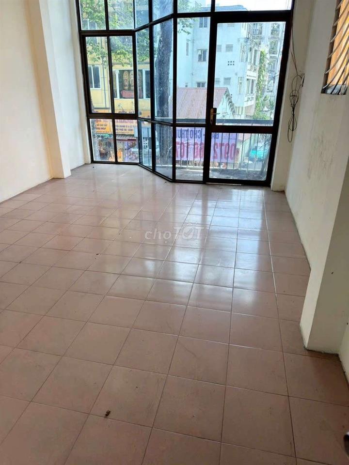 Cho thuê nhà Mặt tiền Nguyễn Chí Thanh, P12,Q5- 5x26- 3 tấm- 7 phòng