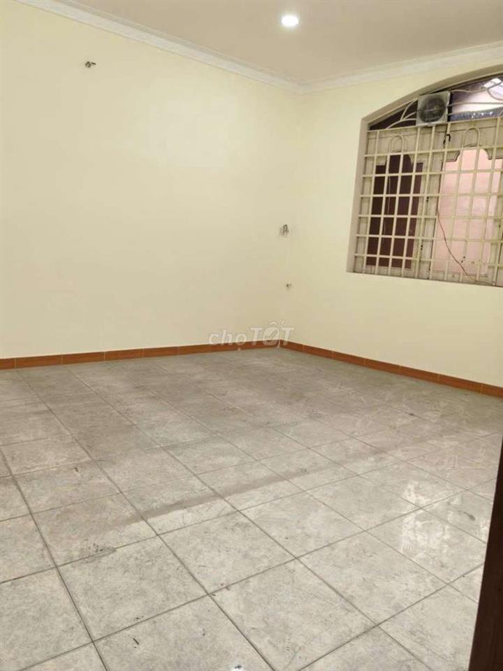 Cho thuê nhà- Mặt tiền gần Hải Thượng Lãn Ông, Q5- 9,2x24m- 4 tấm -8p