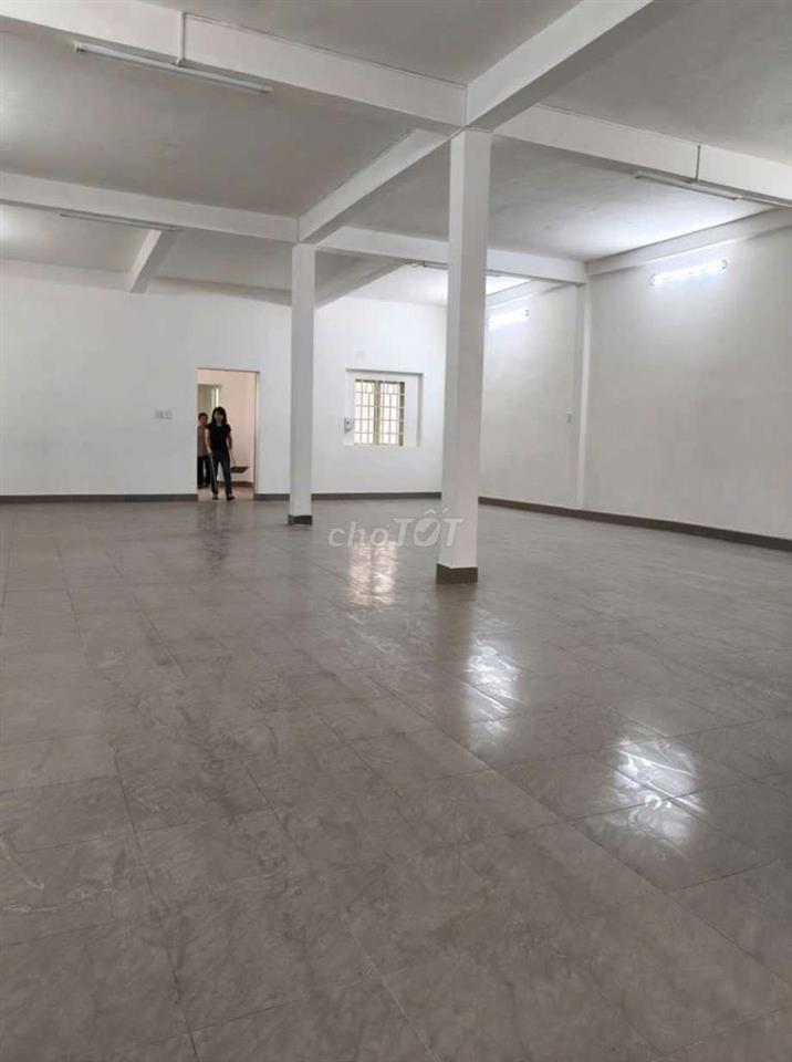 Cho thuê nhà- Mặt tiền gần Hải Thượng Lãn Ông, Q5- 9,2x24m- 4 tấm -8p