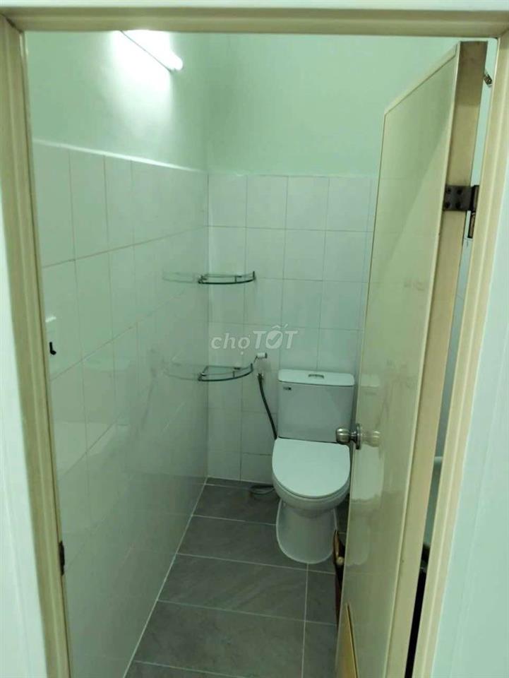 Cho thuê nhà Mặt tiền gần Cầu Vượt Cây Gõ, Q11- 3,5x10m- 5 tấm- 3p 4w