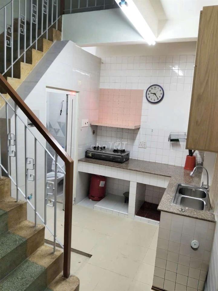 Cho thuê nhà Mặt tiền gần Cầu Vượt Cây Gõ, Q11- 3,5x10m- 5 tấm- 3p 4w