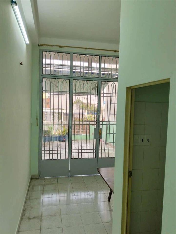 Cho thuê nhà Mặt tiền gần Cầu Vượt Cây Gõ, Q11- 3,5x10m- 5 tấm- 3p 4w