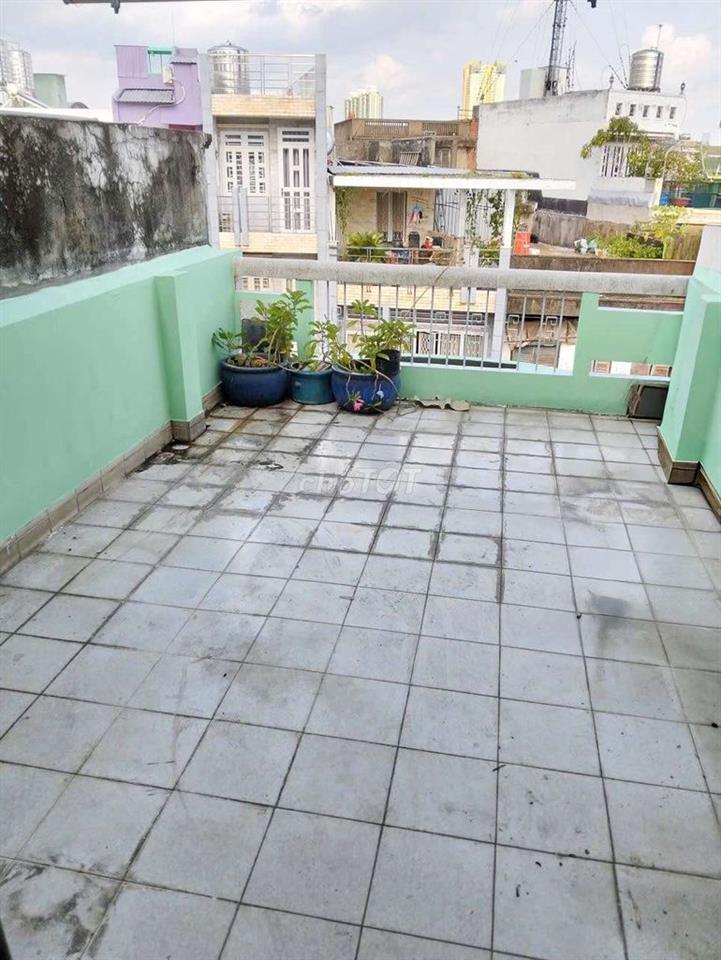 Cho thuê nhà Mặt tiền gần Cầu Vượt Cây Gõ, Q11- 3,5x10m- 5 tấm- 3p 4w