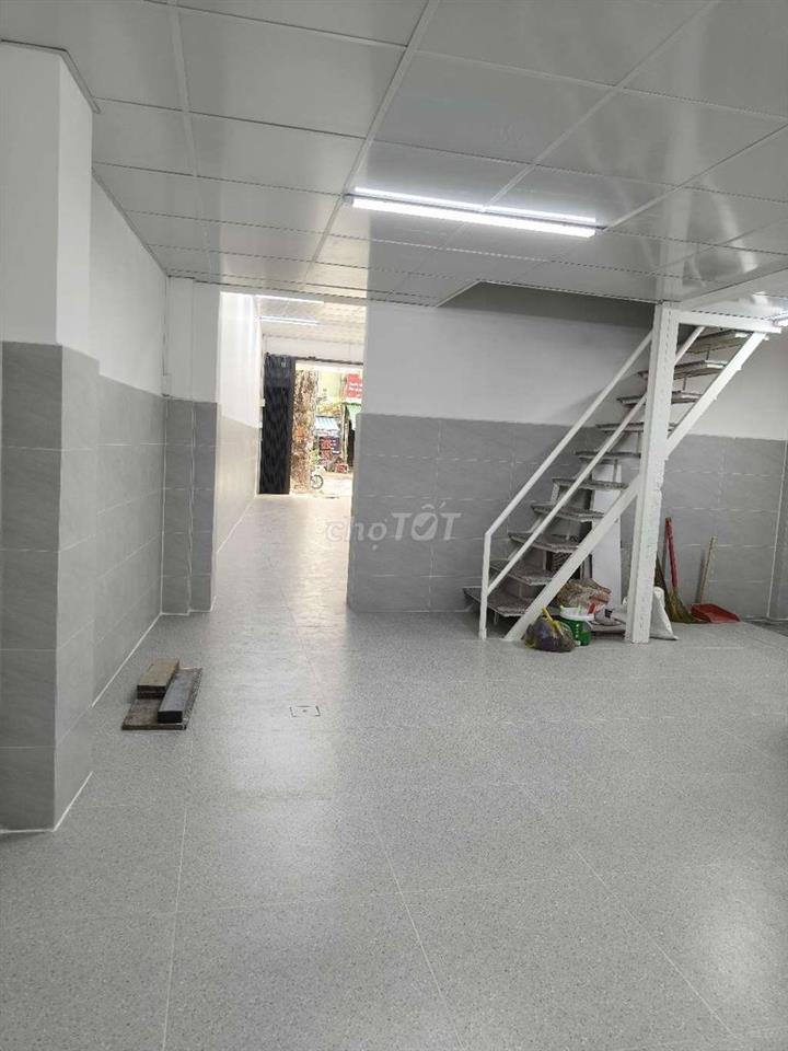 Cho thuê nhà mặt tiền Nguyễn Chí Thanh, P12,Q5- 4x20-3 tấm- 30 triệu