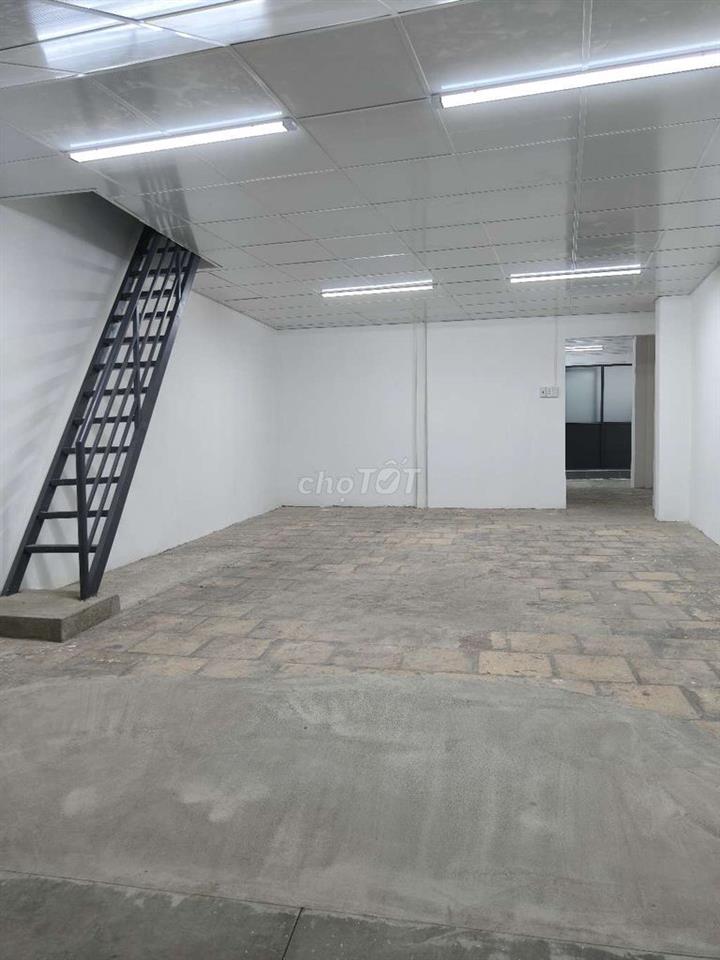 Cho thuê nhà mặt tiền Nguyễn Chí Thanh, P12,Q5- 4x20-3 tấm- 30 triệu