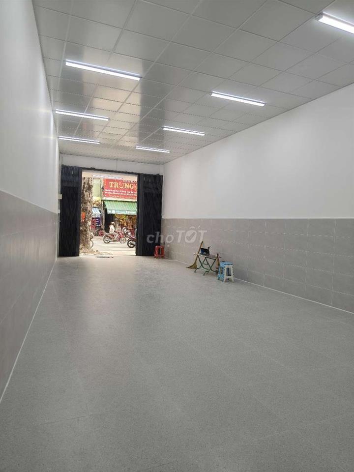 Cho thuê nhà mặt tiền Nguyễn Chí Thanh, P12,Q5- 4x20-3 tấm- 30 triệu
