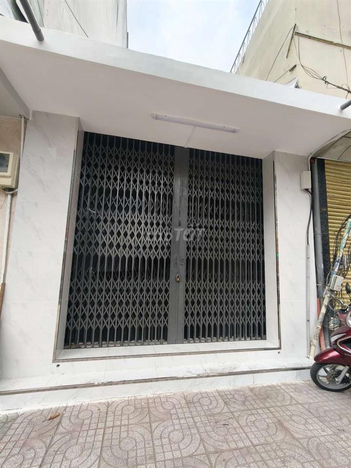 Cho thuê nhà mặt tiền Nguyễn Chí Thanh, P12,Q5- 4x20-3 tấm- 30 triệu