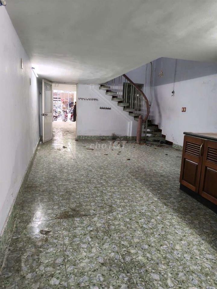 Cho thuê nhà Mặt tiền Hồng Bàng,Q5- 4x18- 2p- 22 triệu gần Garden Mall