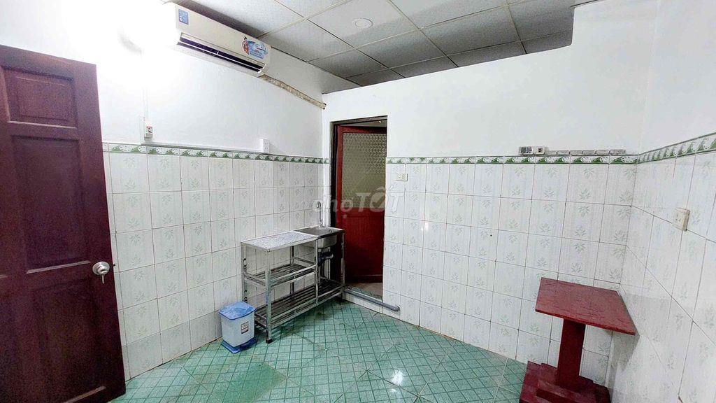 Cho thuê phòng trọ Máy Lạnh ngay Metro, cầu vượt Tân Thới Hiệp.