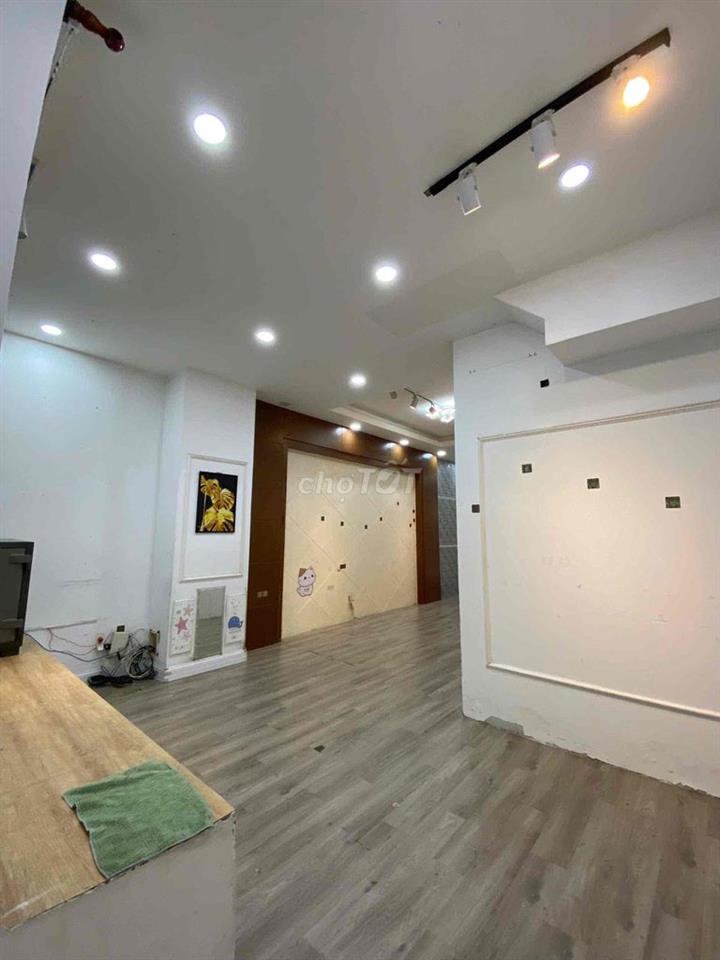 Cho thuê nhà, văn phòng mặt tiền - Khu Vạn Phúc