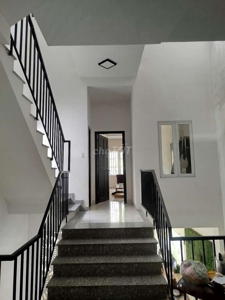 nhà mặt tiền đường hồ tùng mậu