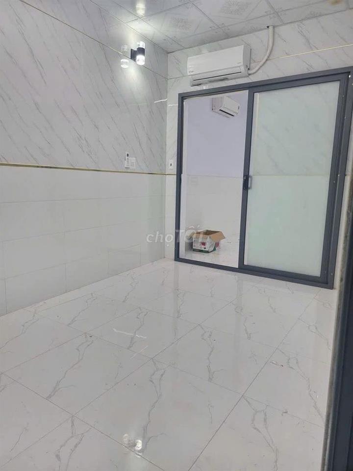 Sang hợp đồng thuê nhà 
