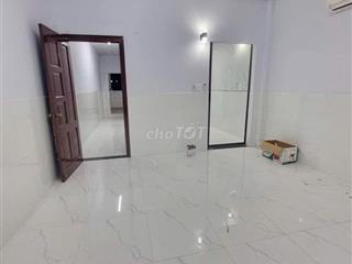 Sang hợp đồng thuê nhà 
