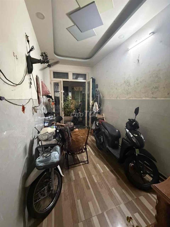 Nhà hẻm xe hơi