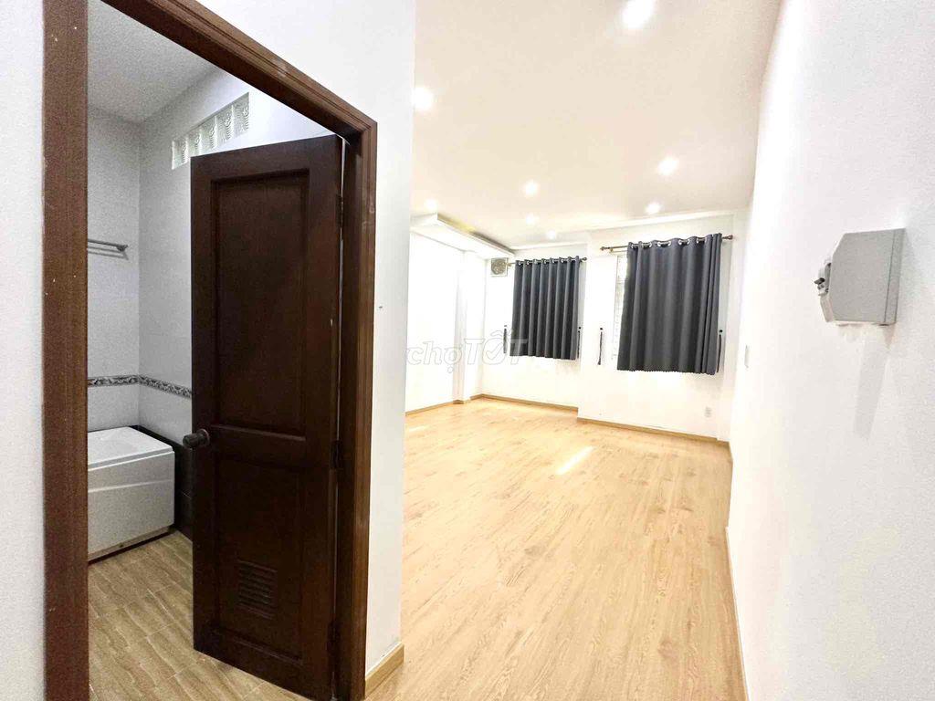 Phòng siêu lớn 35m2 gần trường IUH, VLU Full nội thất có bồn tắm