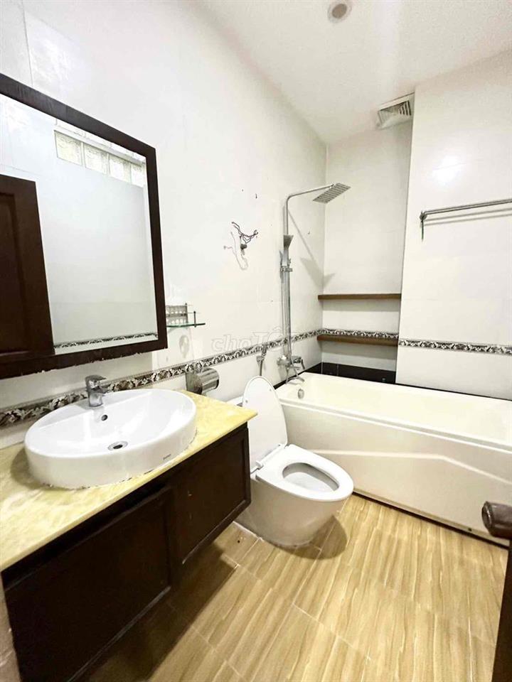 Phòng siêu lớn 35m2 gần trường IUH, VLU Full nội thất có bồn tắm