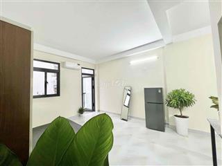 PHÒNG BAN CÔNG, CỬA SỔ TRỜI SIÊU THOÁNG MÁT NGAY CHỢ PHẠM VĂN BẠCH