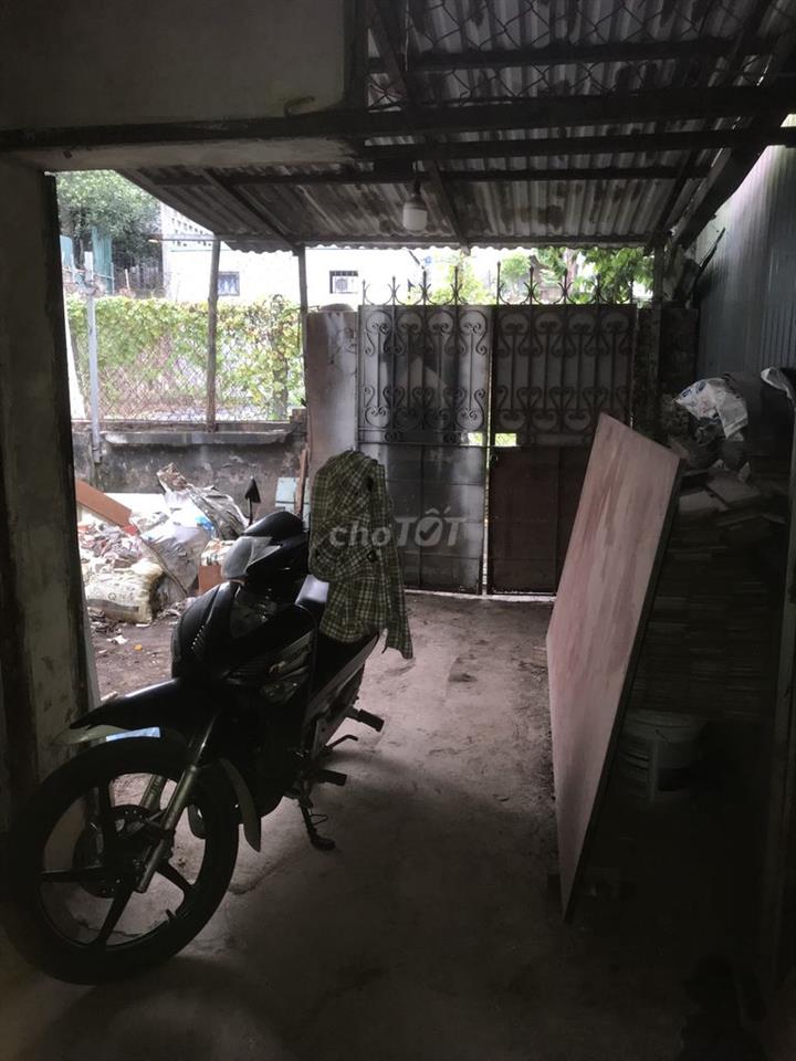Nhà cũ gần nối đi vườn hoa bái đá sông Hồng 264 Âu Cơ