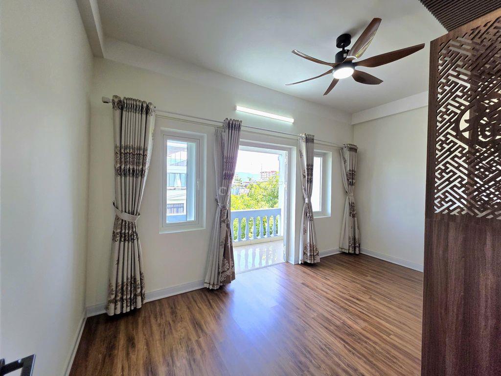 🏡 NHÀ NGUYÊN CĂN MẶT TIỀN TIỂU LA, HÒA CƯỜNG – 3PN NỘI THẤT MỚI 95%✨*