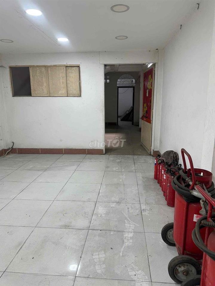 Mặt tiền đường 3/2 CHÍNH CHỦ KHÔNG QUA TRUNG GIAN( giá 40tr/ tháng)