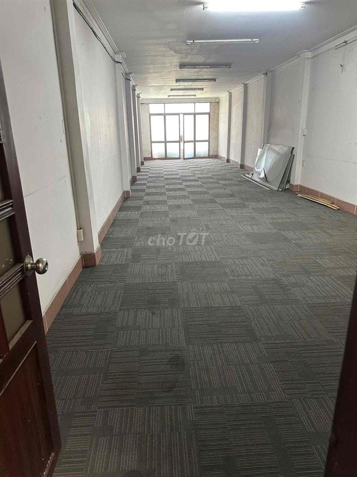 Mặt tiền đường 3/2 CHÍNH CHỦ KHÔNG QUA TRUNG GIAN( giá 40tr/ tháng)