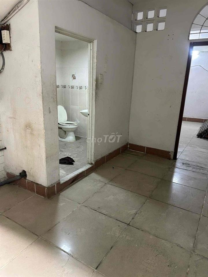 Mặt tiền đường 3/2 CHÍNH CHỦ KHÔNG QUA TRUNG GIAN( giá 40tr/ tháng)