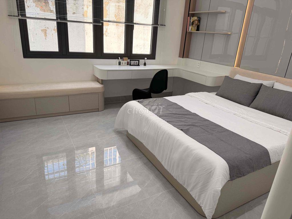 Khu Vip NVQ Quận 12, nhà mới 100%, 72.5m2, 5 tầng, hẻm xe hơi