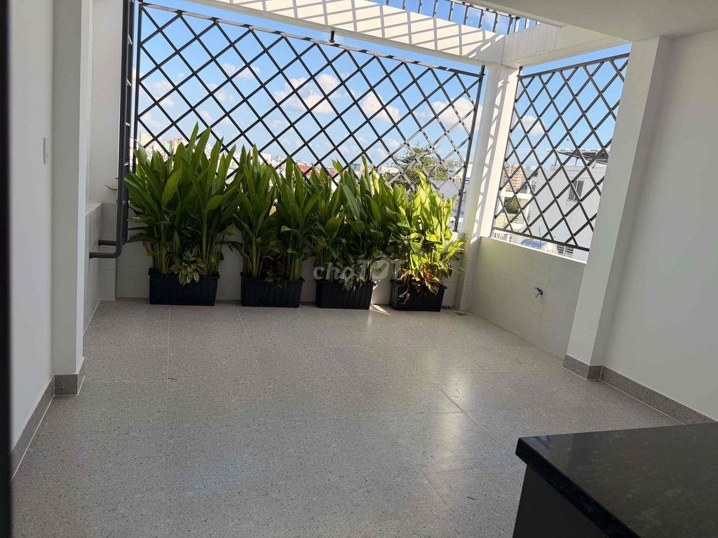 Khu Vip NVQ Quận 12, nhà mới 100%, 72.5m2, 5 tầng, hẻm xe hơi