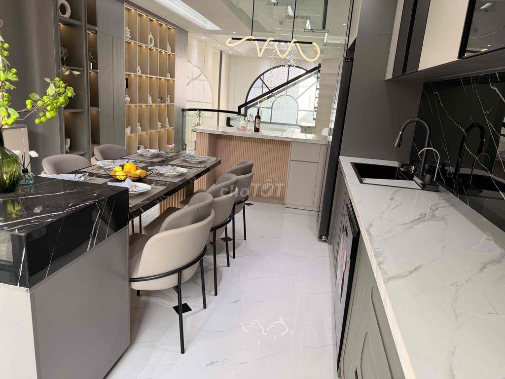 Khu Vip NVQ Quận 12, nhà mới 100%, 72.5m2, 5 tầng, hẻm xe hơi